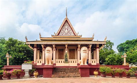 Wat Phnom: Discovering Ancient Cambodia in the Heart of Phnom Penh ...