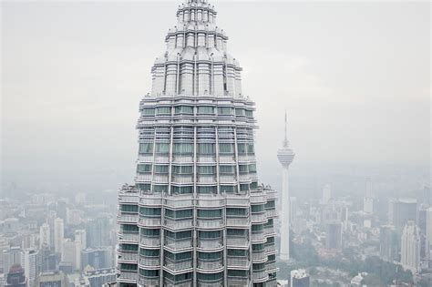 The Twin Towers - MASSES