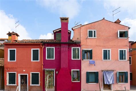 Edificios Coloridos En La Isla De Burano En Venecia Italia Foto De