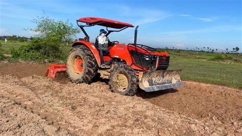 Wow Good Work Tractor Kubota M Su Plow Field Sand Youtube