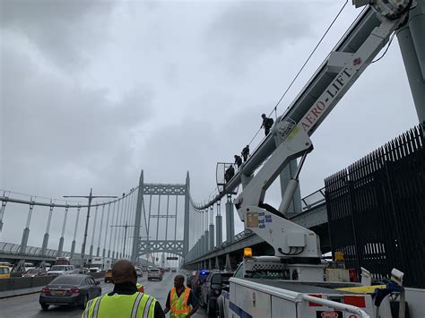 Man rescued from atop New York City bridge