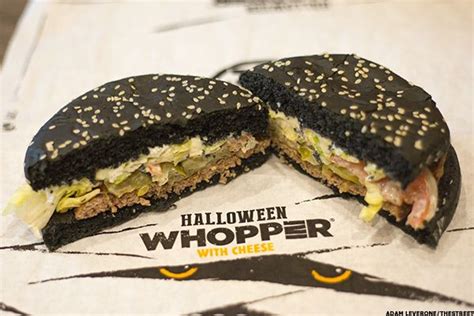 Here S What Burger King S New Black Whopper For Halloween Tastes Like Thestreet Gastronomia