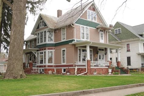 Beautiful Victorian In Galesburg Illinois