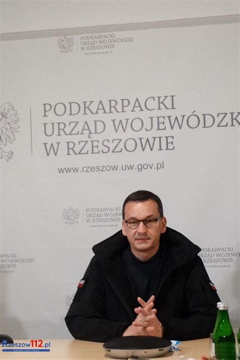 Premier Mateusz Morawiecki uczestniczył w sztabie kryzysowym