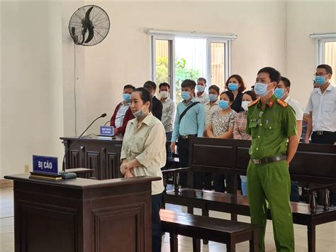 Hot girl lừa đảo lãnh án chung thân và buộc bồi thường tỉ đồng