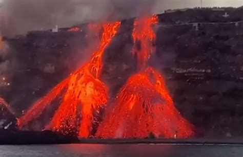 Il Vulcano Erutta Direttamente In Mare Paura Alle Canarie