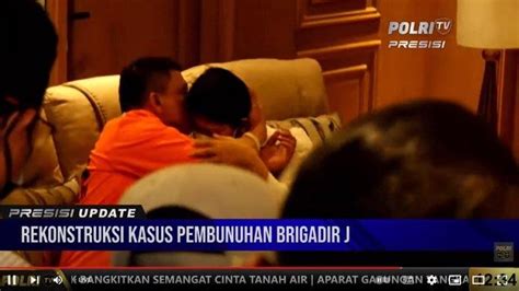 Terungkap Fakta Pelukan Ferdy Sambo Dan Putri Saat Rekonstruksi