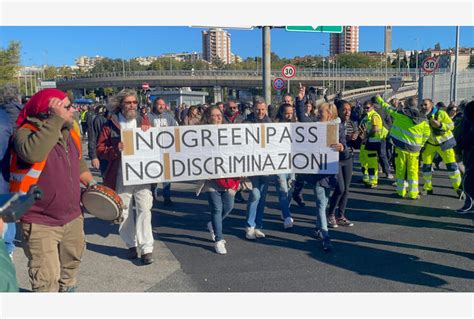 No Green Pass Sospesi 40 Portuali Per Sciopero In Ottobre Tiscali