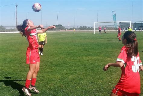 Festa do Futebol Feminino rima abril Associação de Futebol de Setúbal