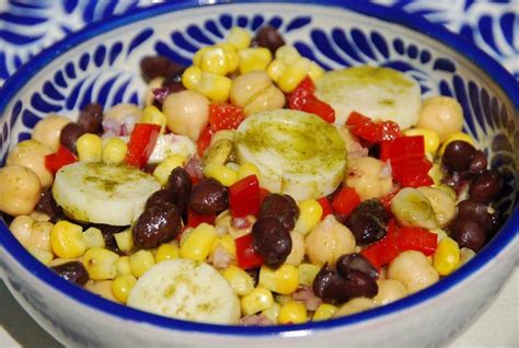 Ensalada De Frijol Garbanzo Y Elote Con Vinagreta De Cilantro Pati