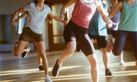 Ejercicios Y Pasos De Zumba Para Practicar En Casa Blog De Baile Y Danza