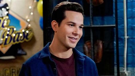 Greys Anatomy Skylar Astin Für Mehrere Folgen In Staffel 18