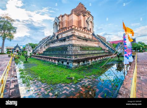 Luang Pagode Fotos Und Bildmaterial In Hoher Aufl Sung Alamy