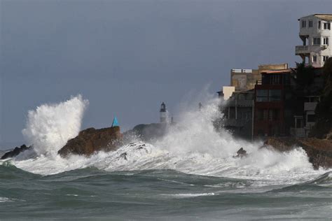 Jornal Correio Marinha Emite Alerta De Mar Grosso Ondas De At