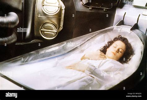 Sigourney weaver alien film still hi-res stock photography and images ...