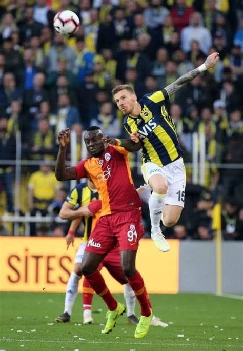 Pin Von Ba Kan Fazli Sunbay Auf Sezonu Fenerbah E Futbol Takimi