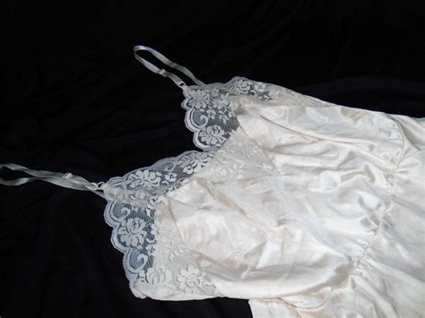 Shiny Peach Lace Vintage S Women S Jcpenney Fantasia Lingerie Teddy B M Ebay