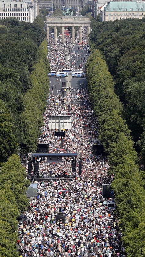 Thousands protest in Berlin against coronavirus restrictions