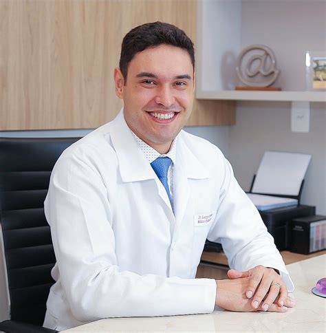 Dr Rodrigo Dos Santos Fernandes Catarata Oftalmologista