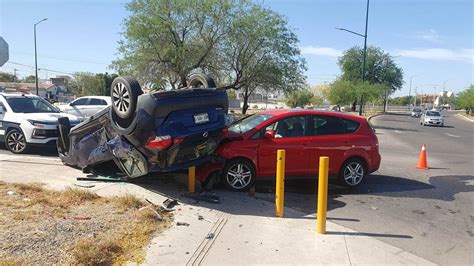 Hermosillo Choque Volcamiento En Bulevar Quintero Arce Deja Una