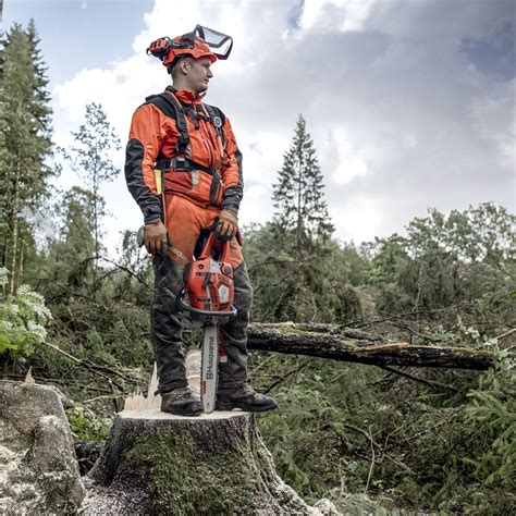 Husqvarna Chainsaw Action