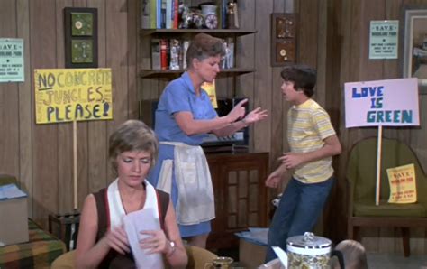 Warroom2 Heres The Story Every Episode Of The Brady Bunch Reviewed