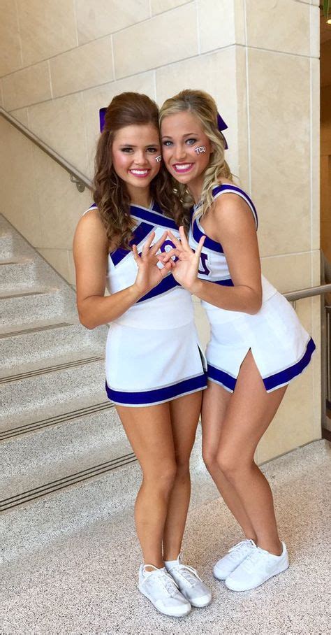 Peyton Mabry On Cheer Picture Poses Football Cheerleaders Great Legs