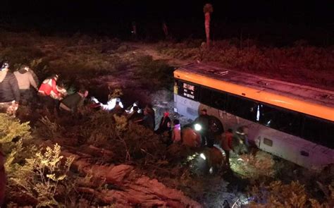 En Slp Autob S Tur Stico Vuelca Y Cae En Un Barranco Hay Heridos