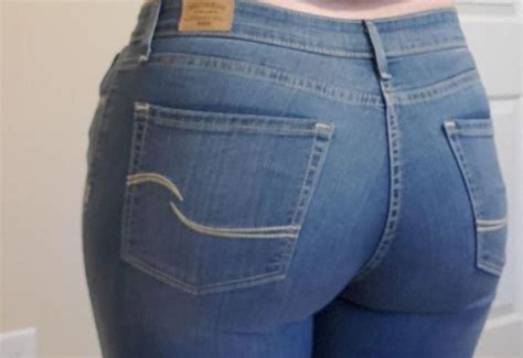 10 Best Jeans for Muffin Top (May-2024) – Your Wear Guide