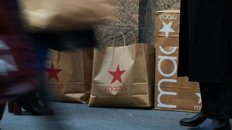 107334315 1700065634872 Gettyimages 1780494207 Usretailsalesjpegv