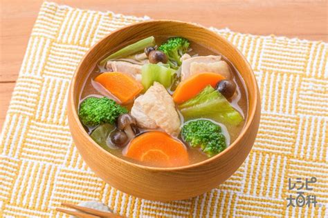 牛肉とさやいんげん、枝豆のにんにく炒めの献立（副菜：かぶの梅干しあえ、汁物：鶏肉とブロッコリーの具だくさんみそ汁）｜献立・メニュー｜【味の素