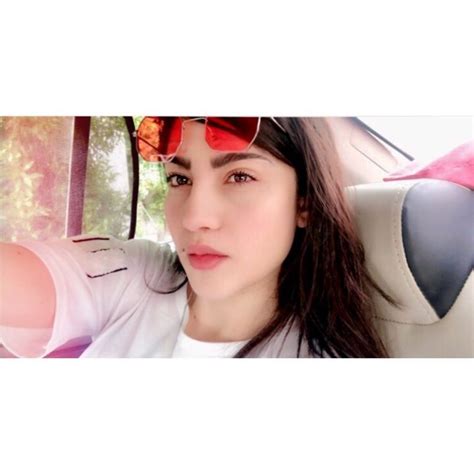 Seductive Poses Of Neelum Munir That Make Her Look More HOT Reviewit Pk