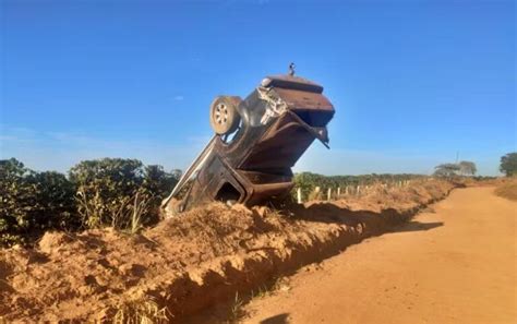 Caminhonete Capota E Deixa Cinco Jovens Feridos Em Estrada Do Sul De Minas