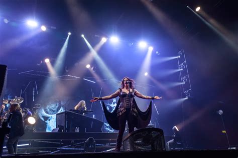 Nightwish Julkaisi Livetaltioinnin Kappaleesta Jonka Esitti Keikalla