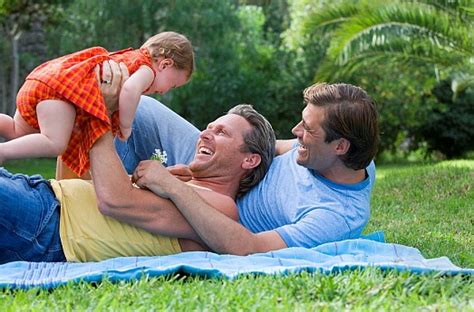 Pediatri Contro I Genitori Gay I Bambini Potrebbero Avere Danni