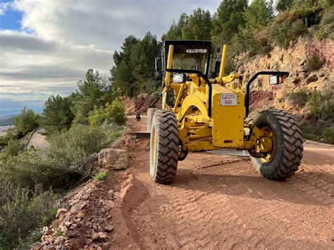 El Ayuntamiento de la Vall dUixó repara los desperfectos del Camí de l