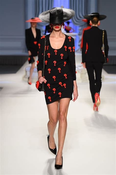 Moschino Sfilata Primavera Estate 2023 Look E Tendenze Amica