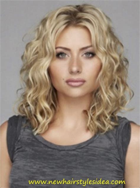 8 Looking Good Hairstyles For Medium Length Curly Hair 2016