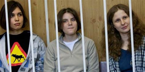 Poutine demande la clémence pour les Pussy Riot Le Point