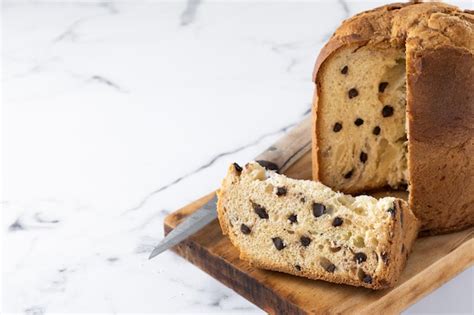 Panettone Tradicional Navide O Sobre M Rmol Blanco Foto Gratis