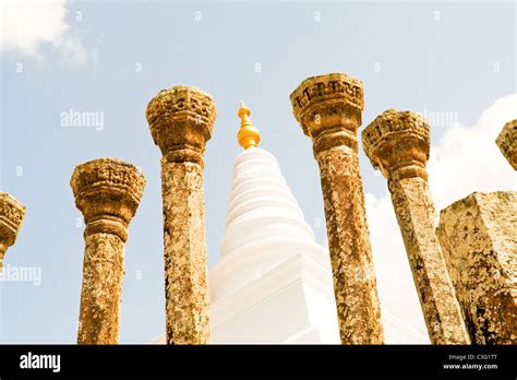 A View Of The Oldest Dagoba In Sri Lanka The Thuparama Dagoba And Its