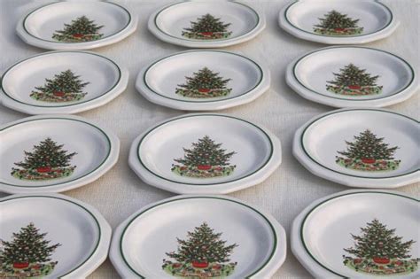 Christmas Heritage Pfaltzgraff luncheon plates set of 12, holiday tree ...