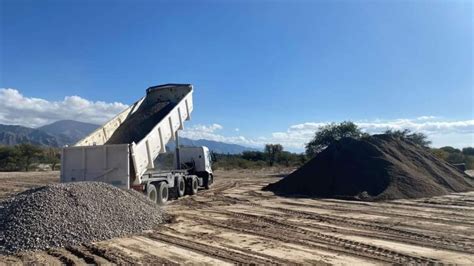 Trabajan en la construcción del puente de San José en Santa María