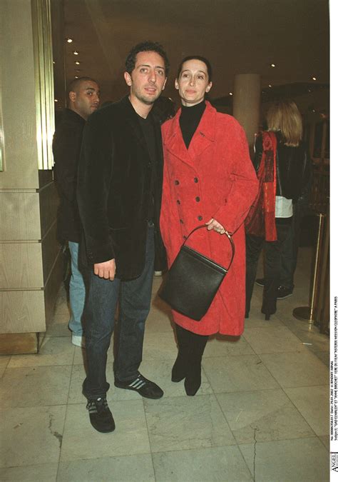 Photo Gad Elmaleh Et Sa Compagne Anne Brochet En 2002 Purepeople