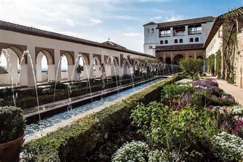 The court of the main canal - Patronato de la Alhambra y Generalife