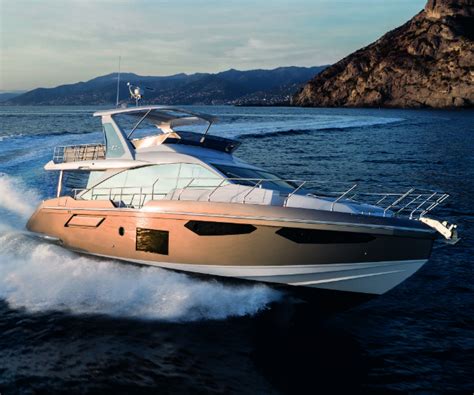 Yacht Review Azimut 60 Flybridge LUXUO