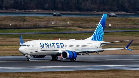 United Airlines Wants To Use Passenger Data To Serve Targeted In Flight