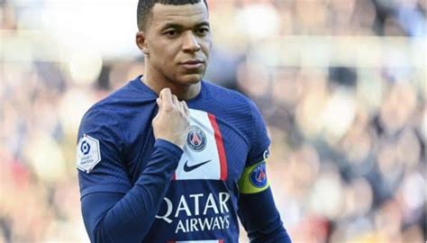 Mbappé l attend de pied ferme au PSG