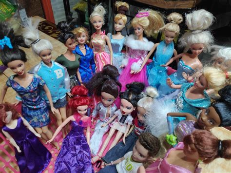 Vintage barbie/bratz/princess dolls (200 each) on Carousell