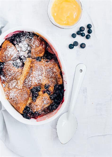 Croissant Broodpudding Met Blauwe Bessen Beschermt Uw Gezondheid